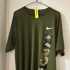 Nike Men's Green Camo Short Sleeve Tee